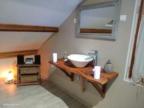 Ecrin D' Amour Suite Romantique Avec Jacuzzi Castels Bagian luar foto